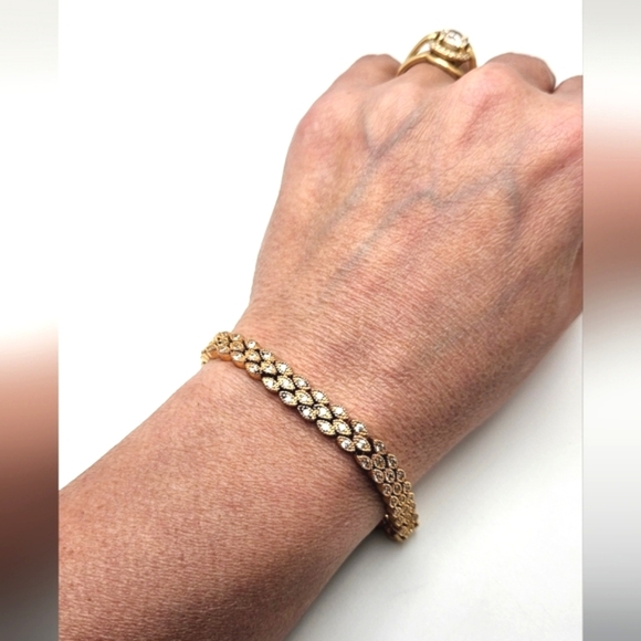 🟢3/$19🟢 Honeycomb Style Rose Gold Faux Faux Diamond Tennis Bracelet Size Small - Picture 1 of 6